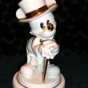 LENOX "MICKEY MOUSE STEPS OUT" DISNEY SCULPTUR